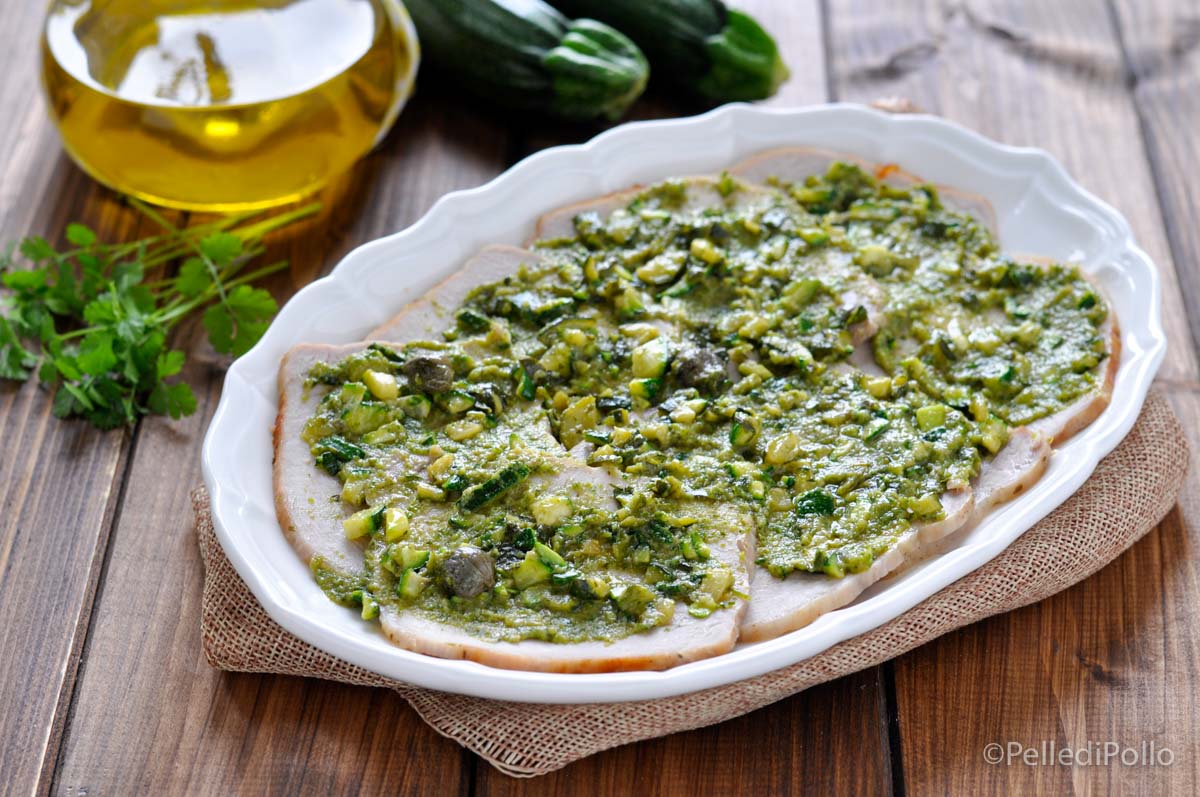 Arrosto freddo di lonza con salsa verde alle zucchine