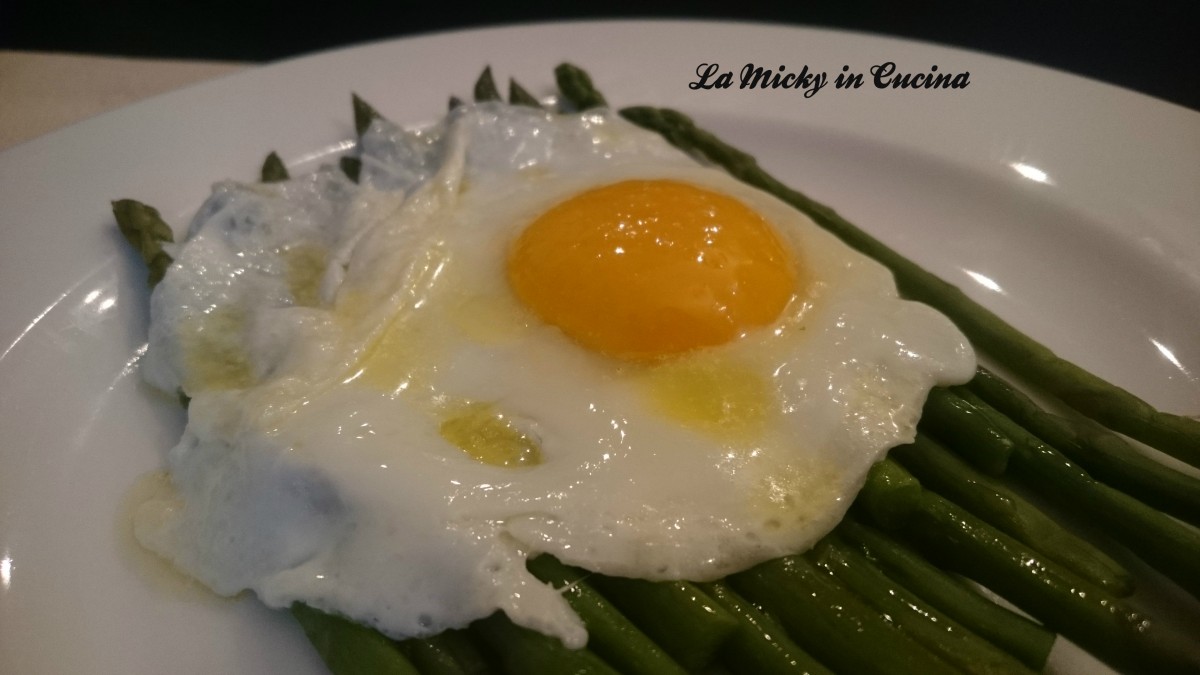 Asparagi alla milanese
