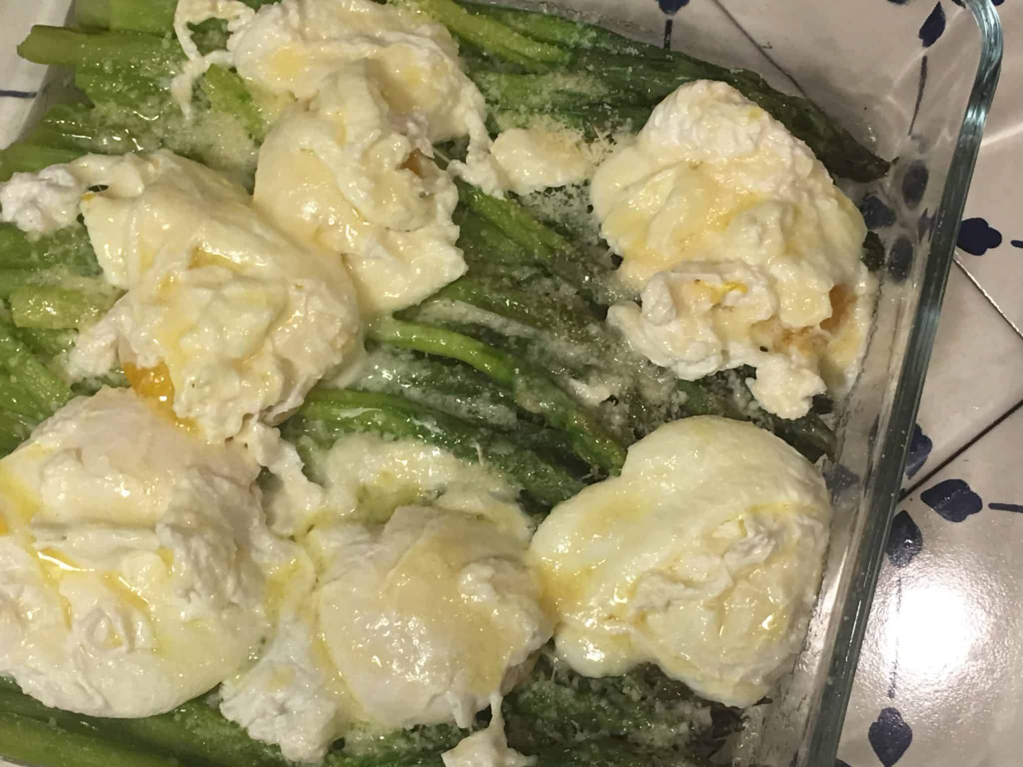 Asparagi e uova in camicia