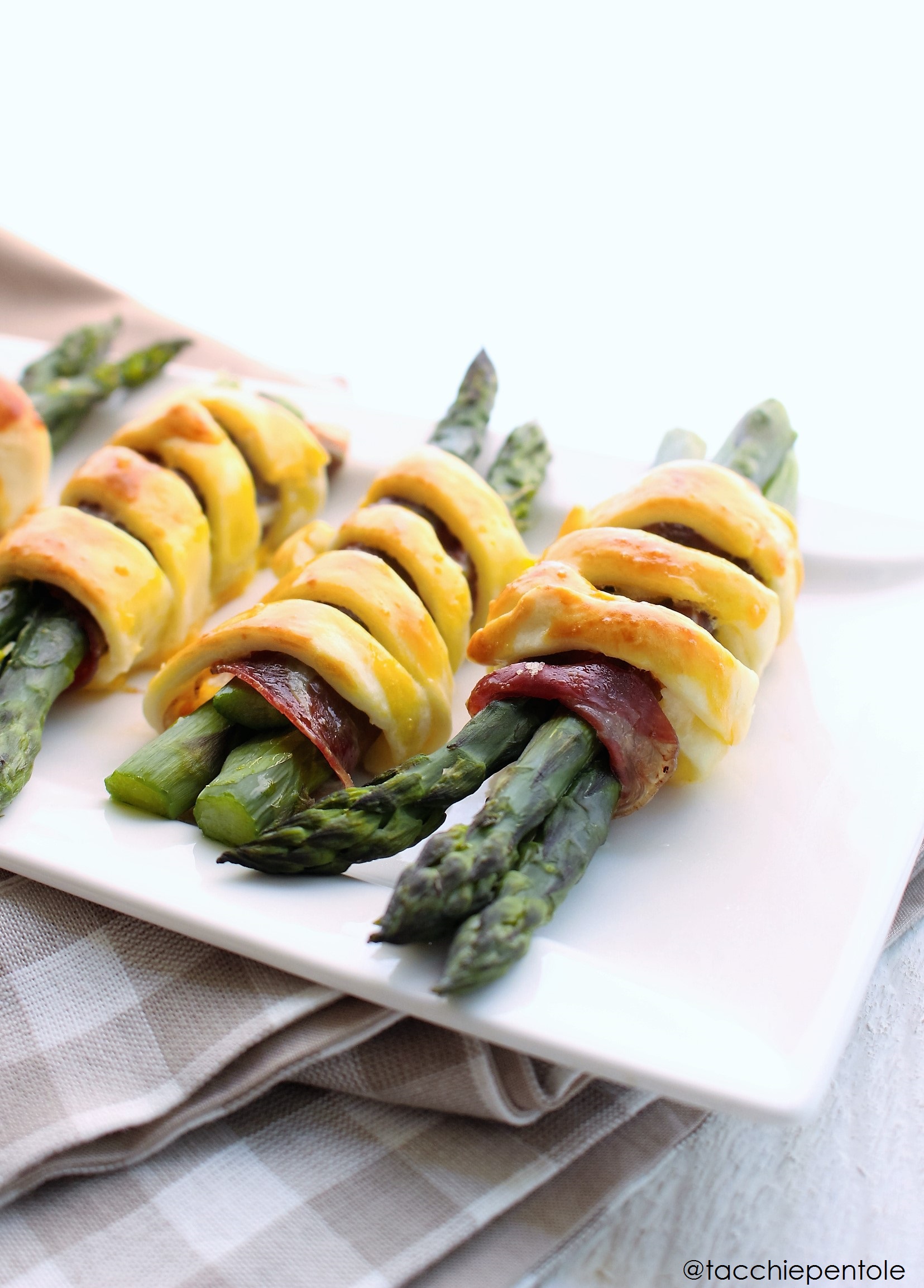 Asparagi vestiti di sfoglia