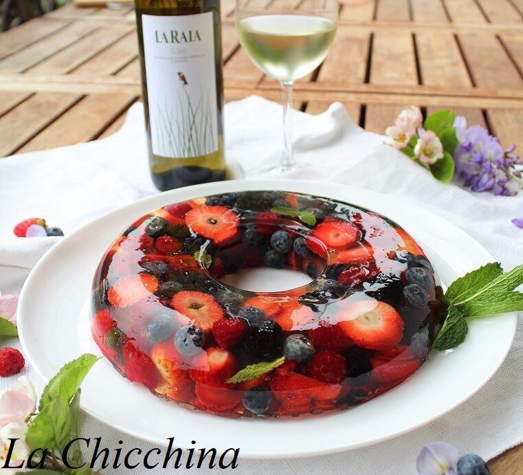 Aspic con gavi e frutti di bosco