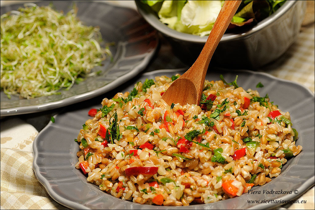 Avena e farro integrale, aglio, olio e peperoncino