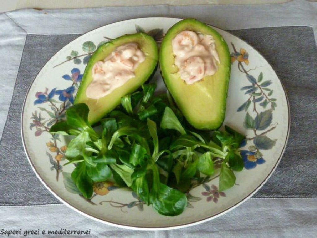 Avocado con gamberetti