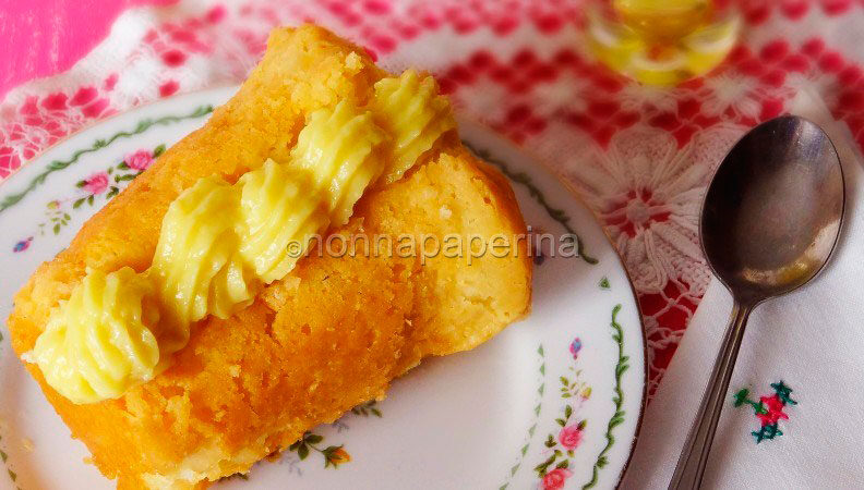 Babà con crema e bagna al limoncello, molto fresca e gustosa