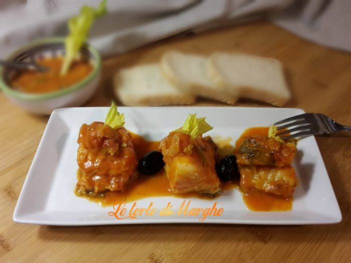 Baccalà in umido con olive e capperi