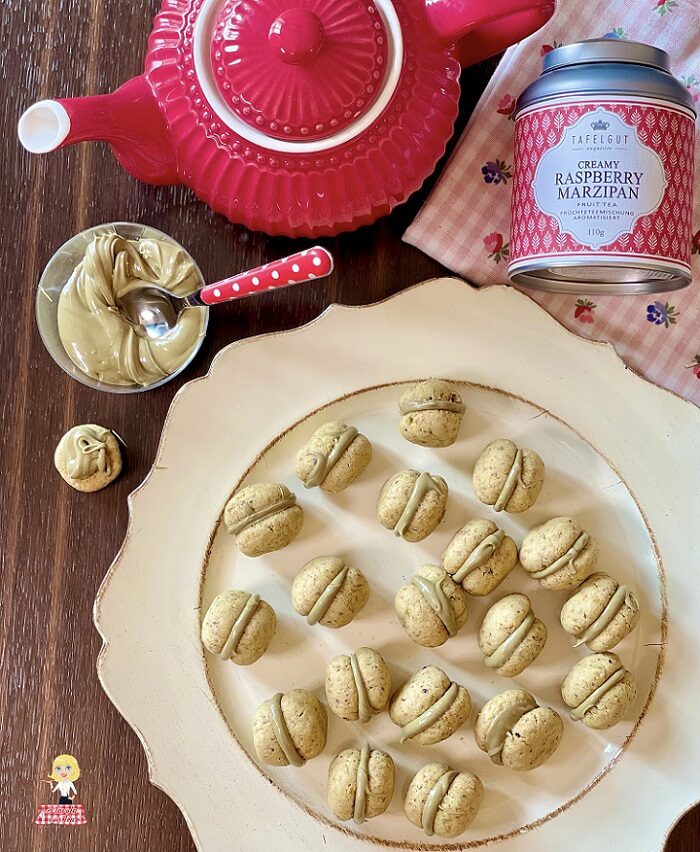 Baci di dama al pistacchio