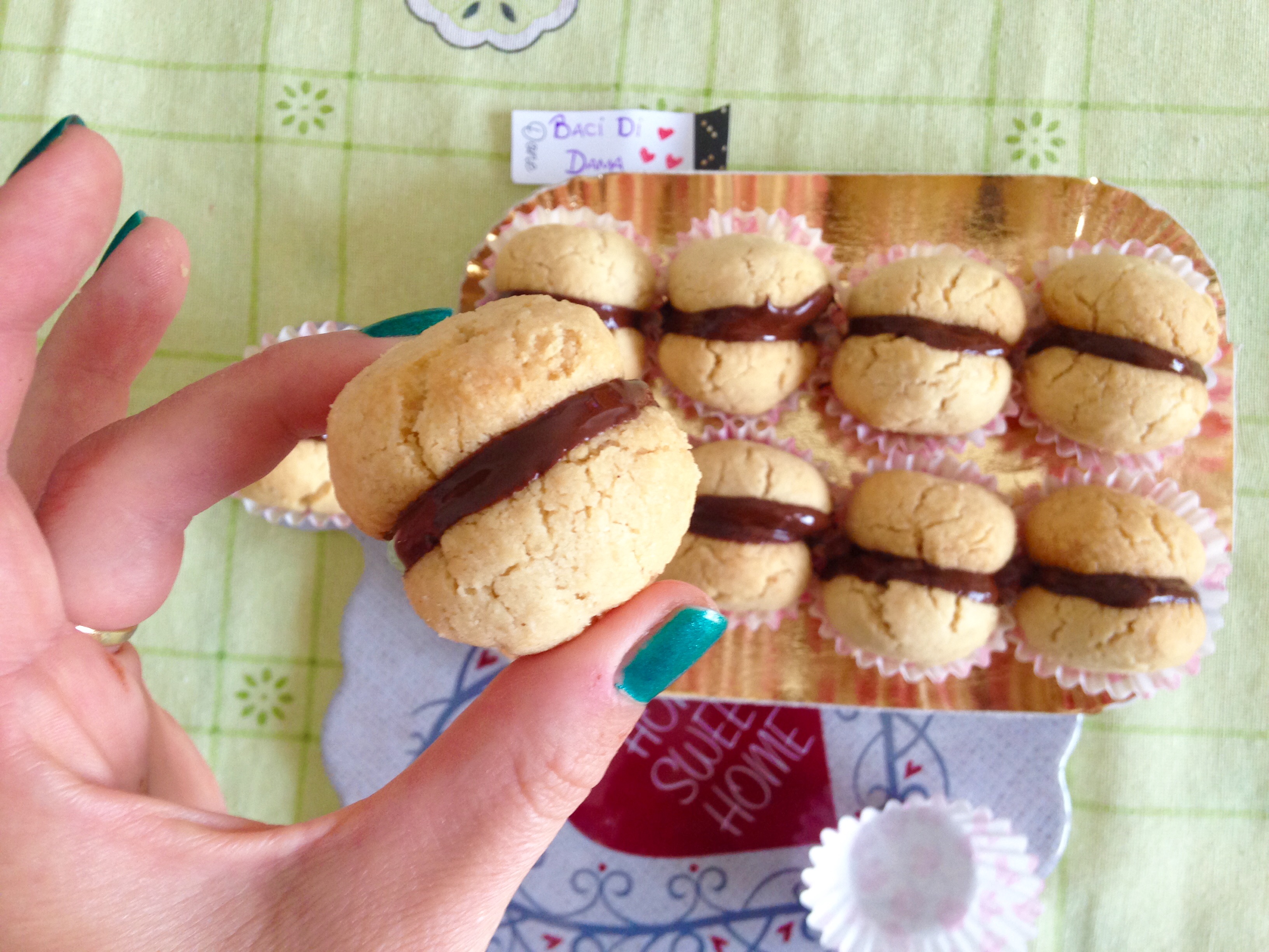 Baci di dama con nocciole