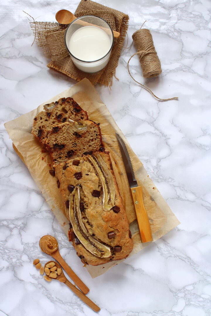 Banana bread con burro d’arachidi e gocce di cioccolato