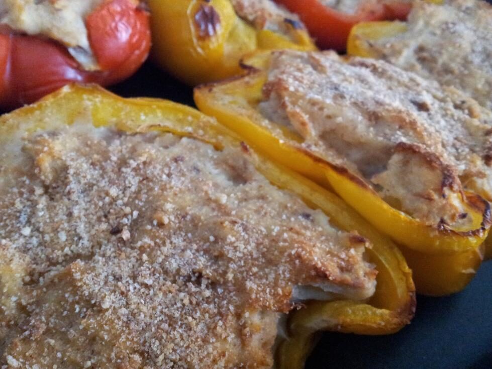 Barche di peperoni con ripieno di sgombro