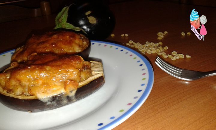 Barchette di melanzane con pasta