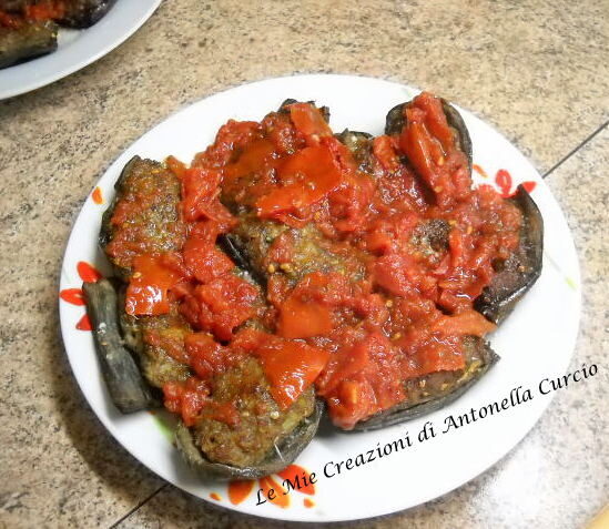 Barchette di melanzane ripiene