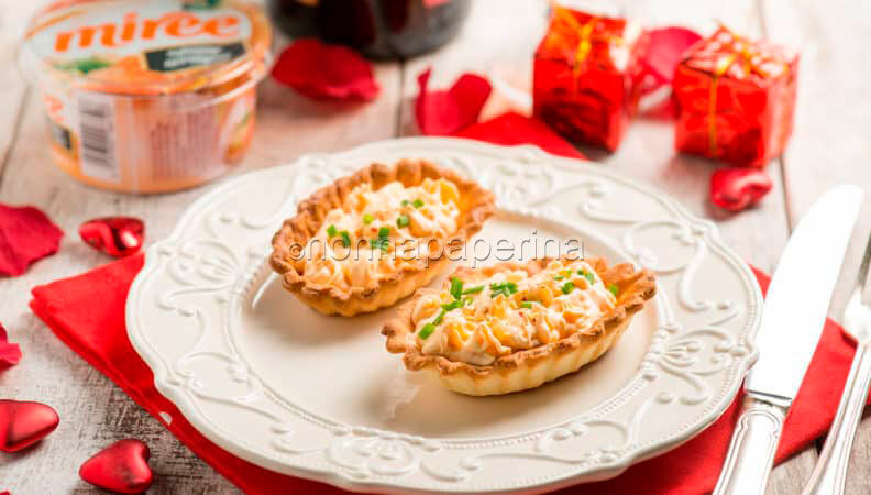 Barchette di pasta brisée con mousse al salmone di Exquisa