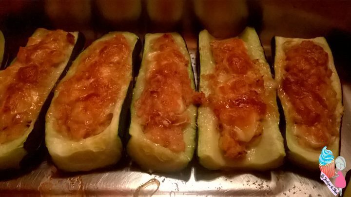 Barchette di zucchine con prosciutto cotto e formaggio