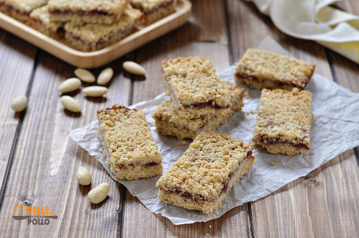 Barrette all’avena con marmellata e mandorle