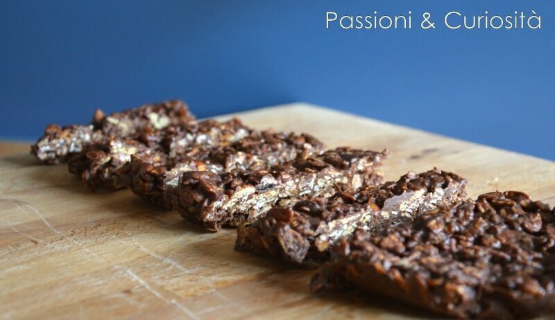 Barrette con cereali e  muesli al cioccolato