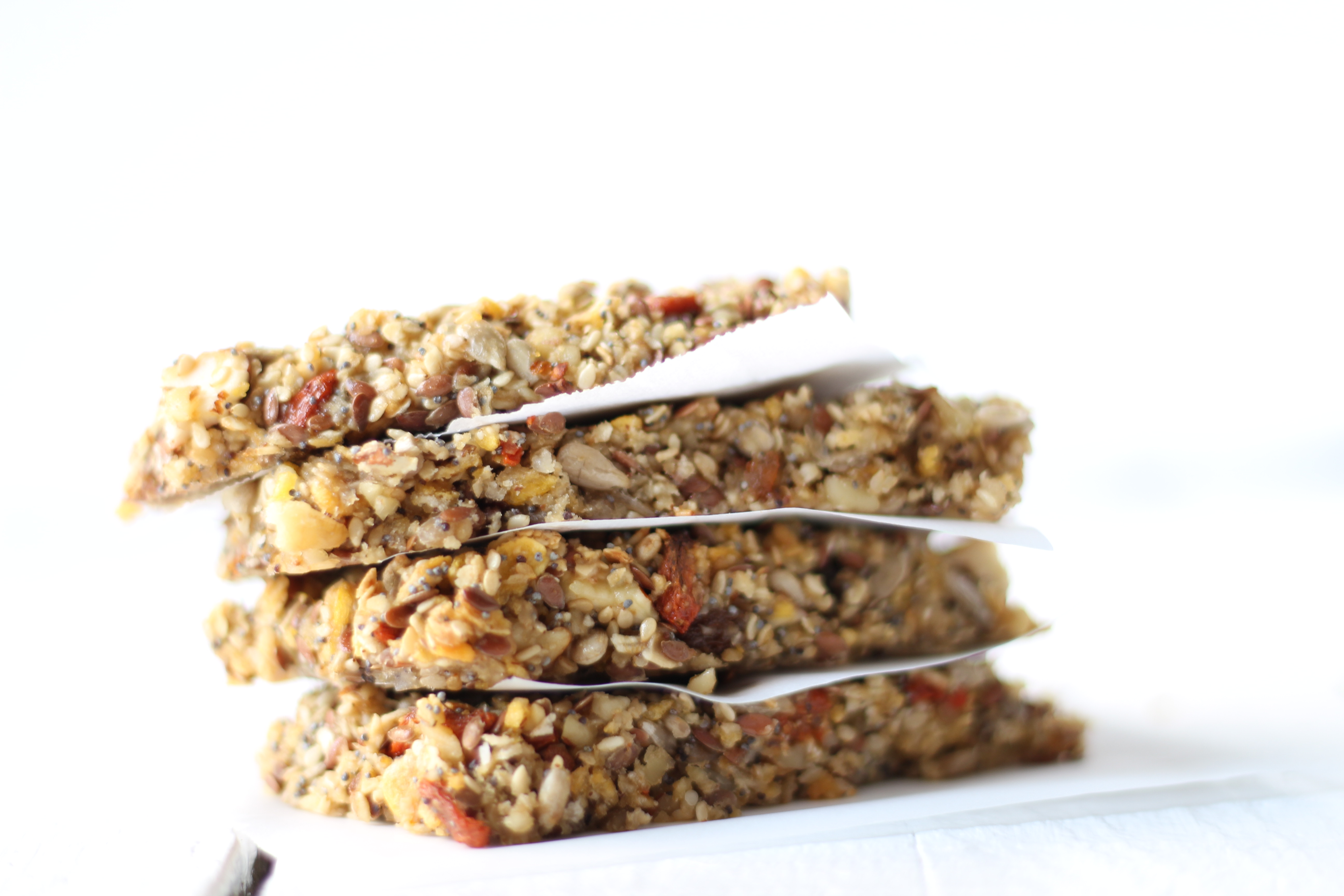 Barrette con frutta secca, semi e bacche di goji