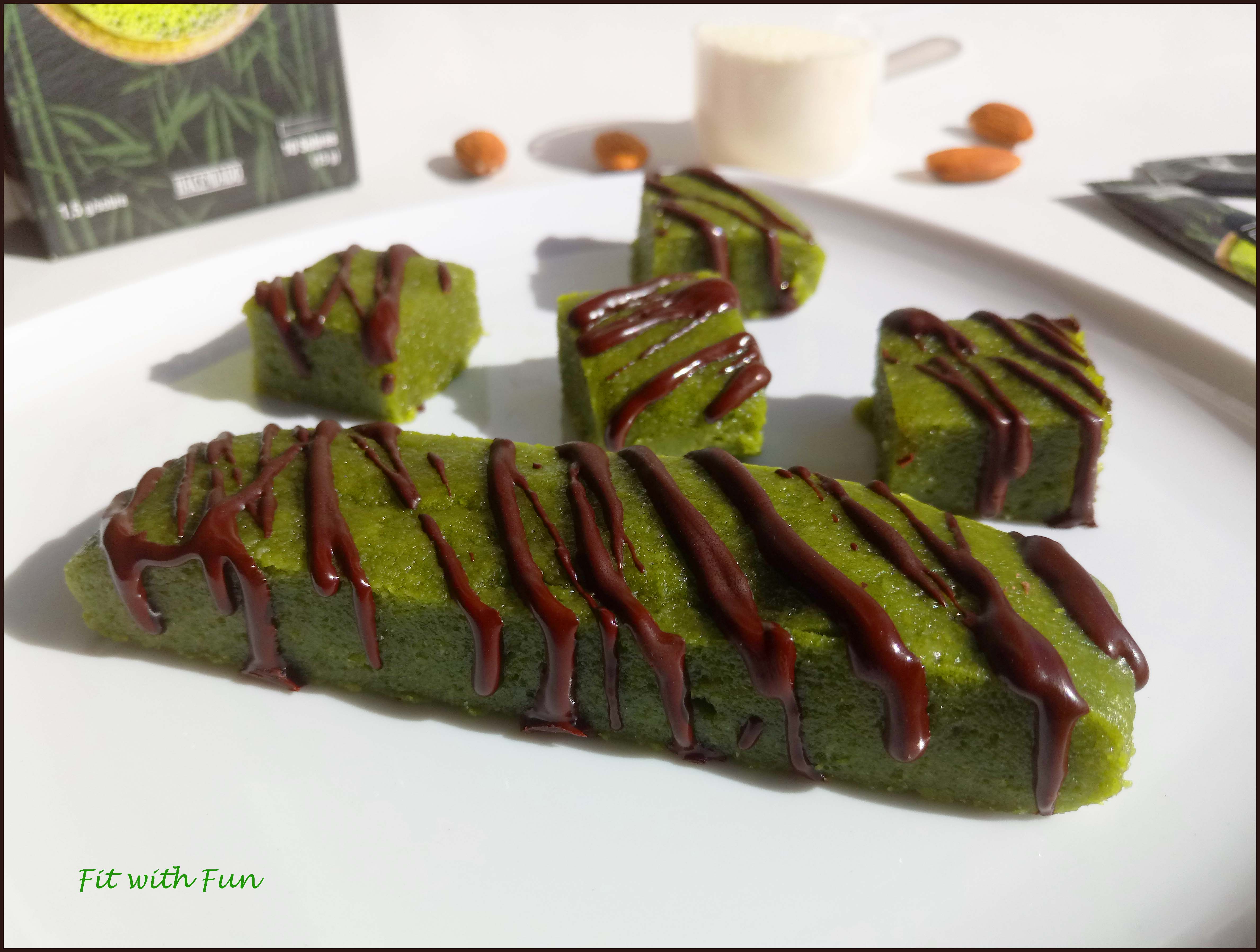 Barrette proteiche e low carb alla vaniglia e tè matcha