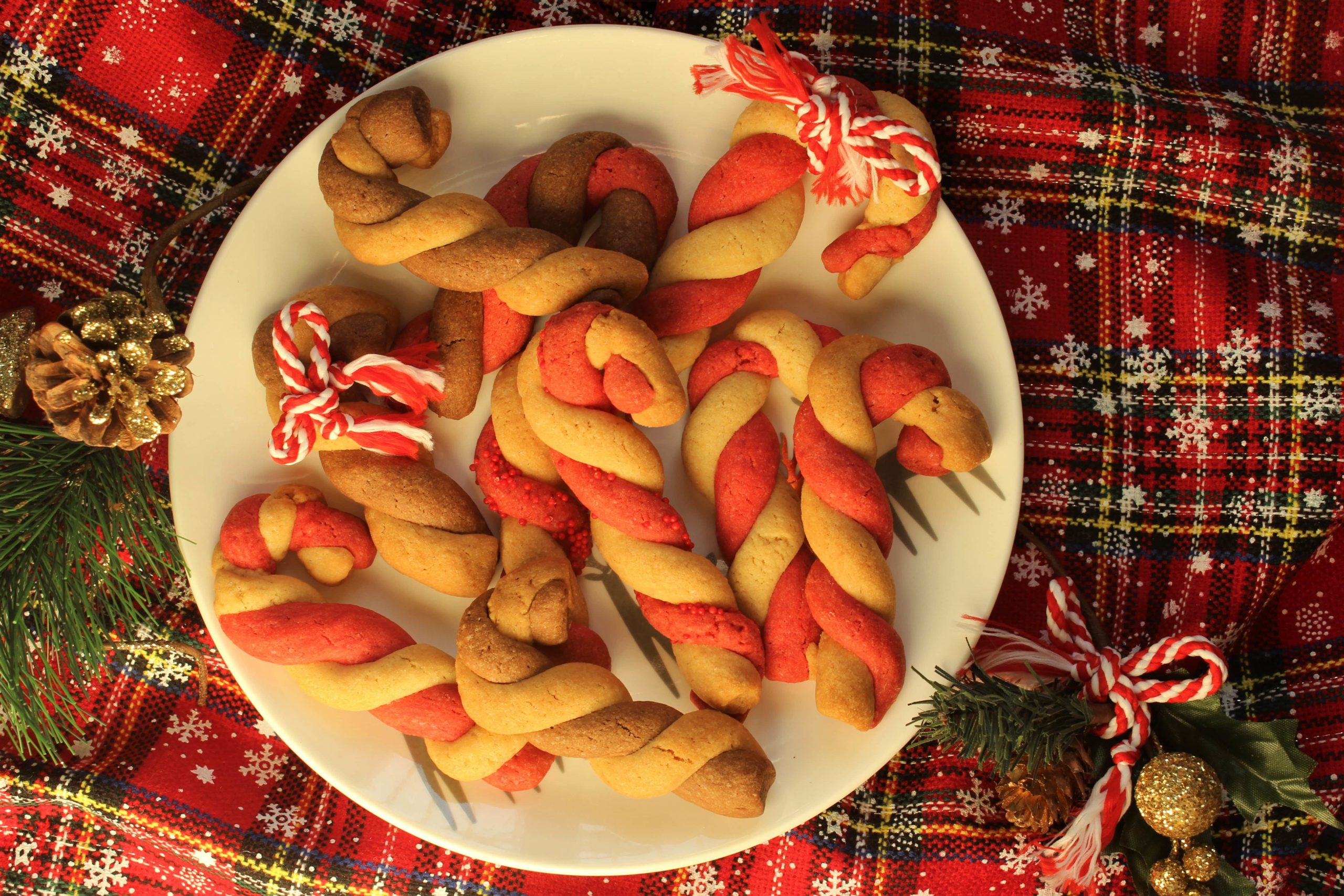 Bastoncini di natale: biscotti di pasta frolla per le feste