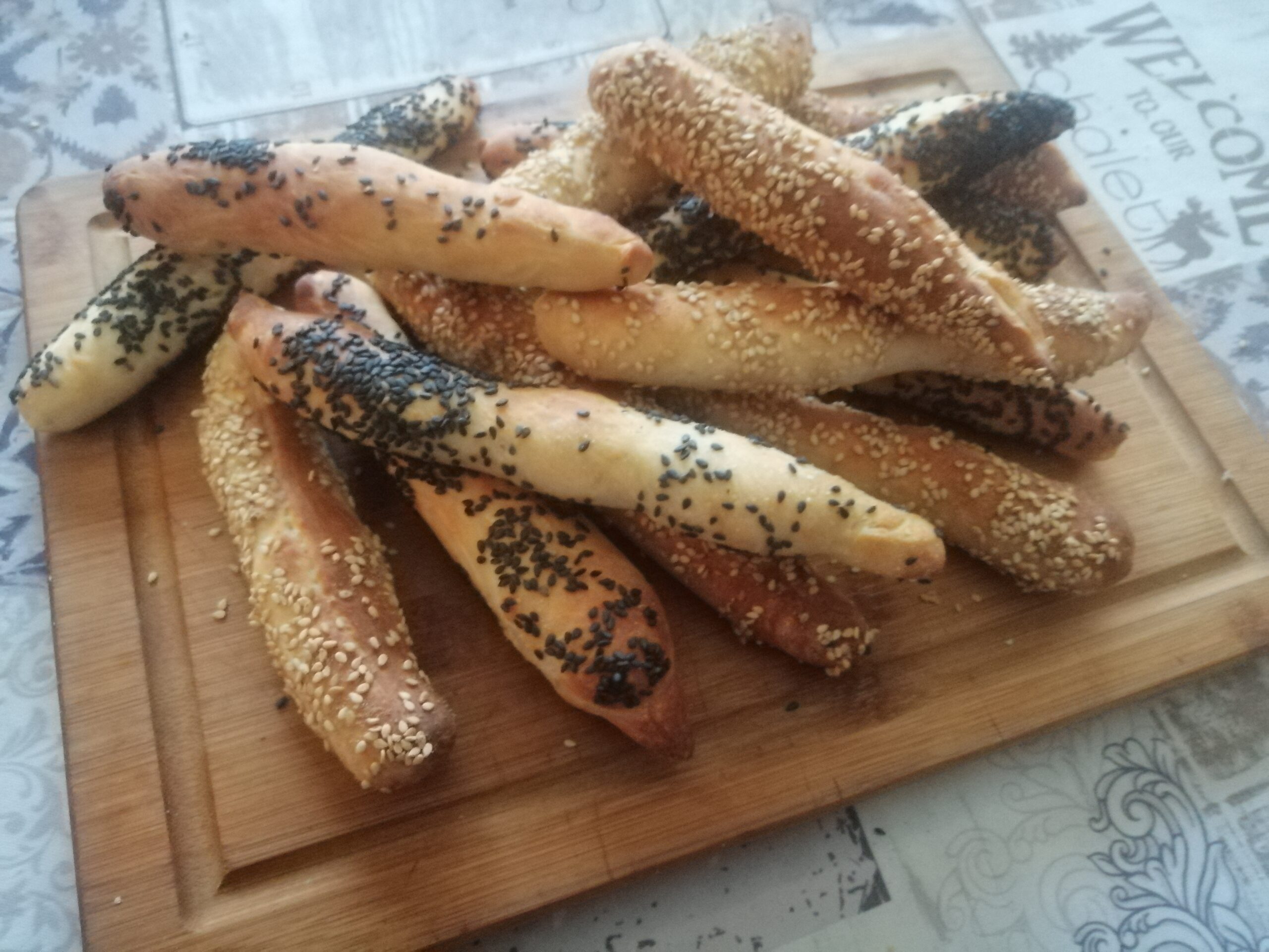 Bastoncini di pane al sesamo