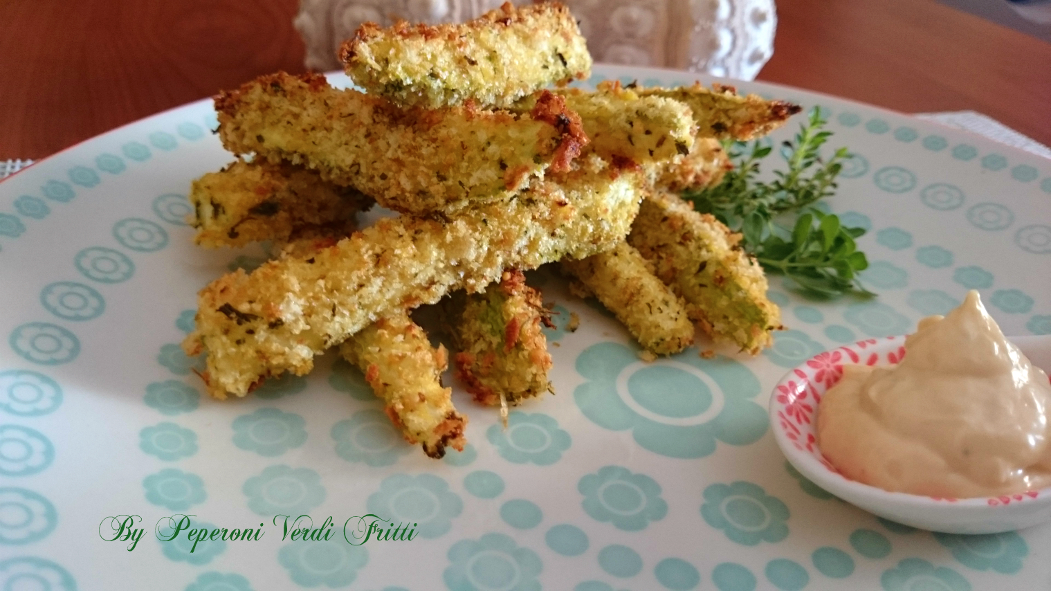 Bastoncini di zucchine aromatizzate al forno