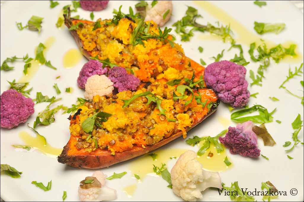 Batate al forno ripiene di tofu strappazzato