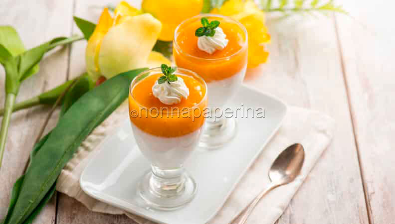 Bavarese al mango, un dessert rinfrescante e gustoso