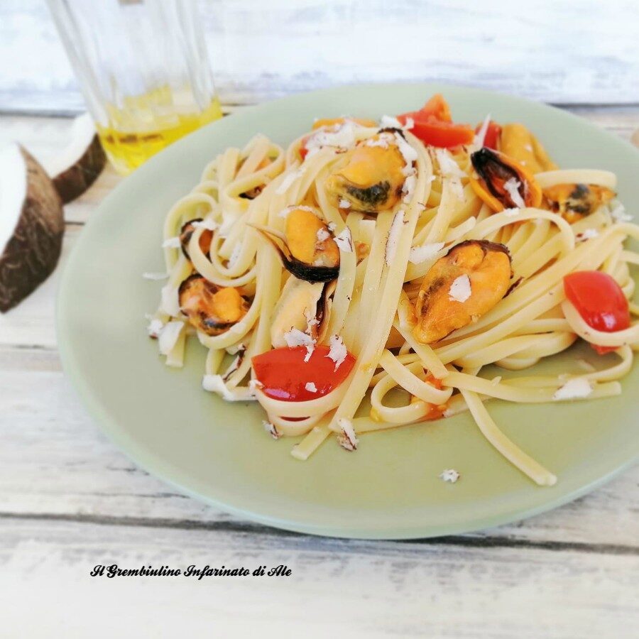 Bavette alle cozze e cocco fresco