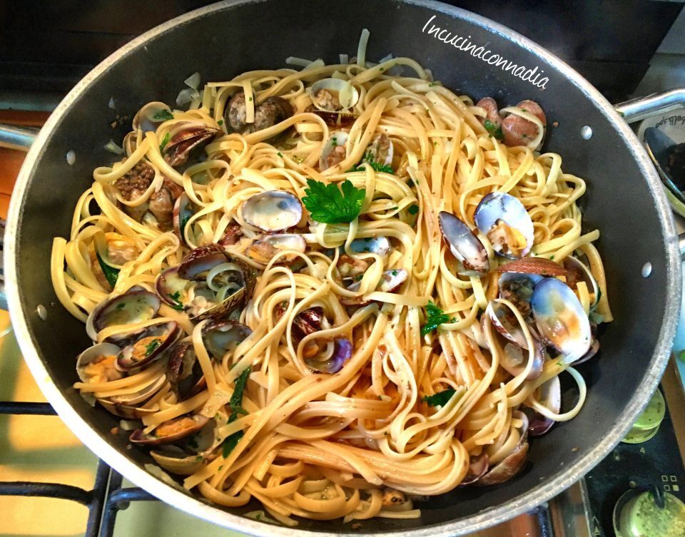 Bavette con vongole veraci e crema di tartufo mare e monti