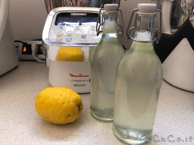 Bevanda isotonica al limone o all’arancia con il cuco moulinex