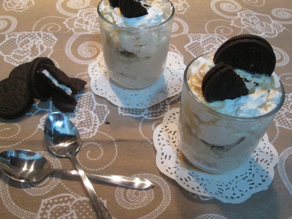 Bicchieri cremosi caffè e baileys