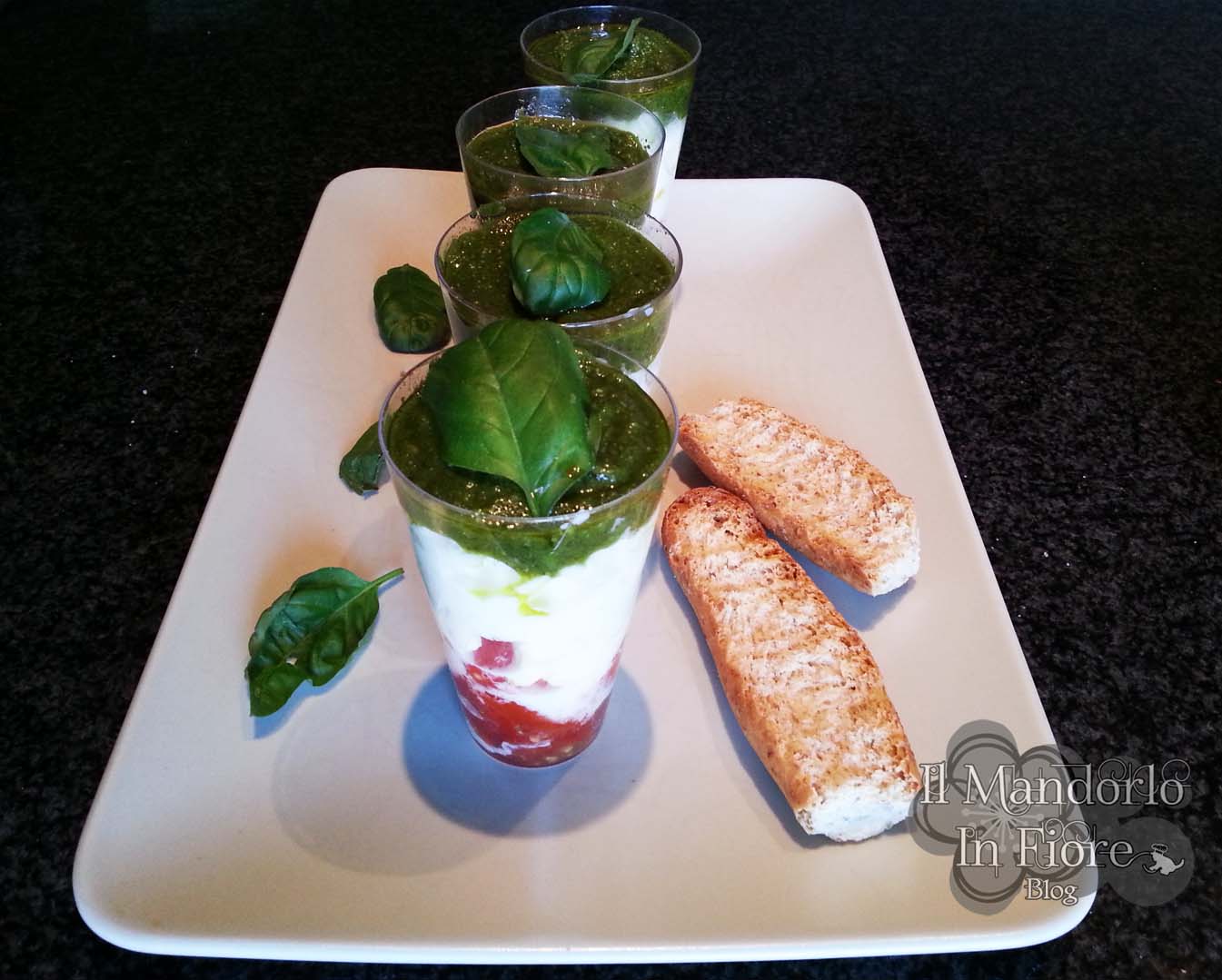 Bicchierini di caprese