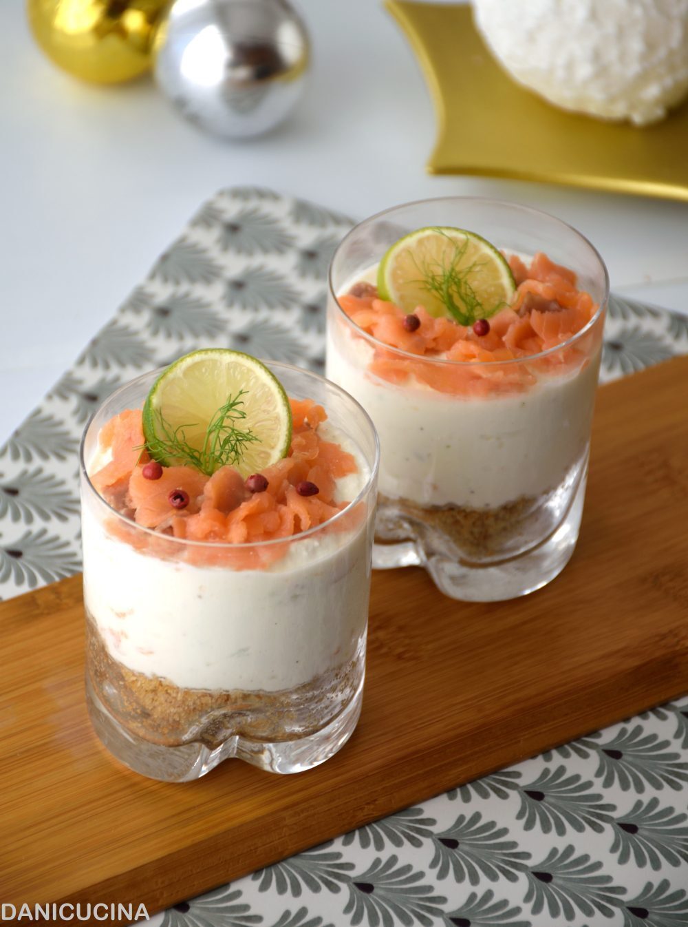 Bicchierini di cheeecake al salmone e lime