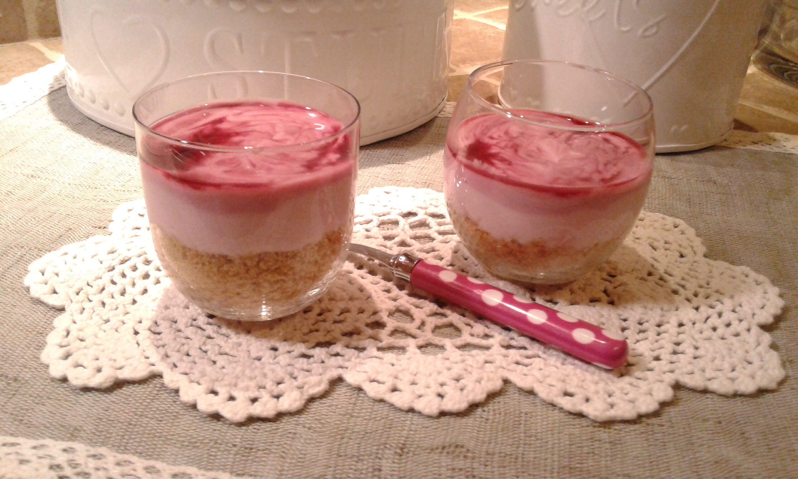 Bicchierini yogurt e mirtillo