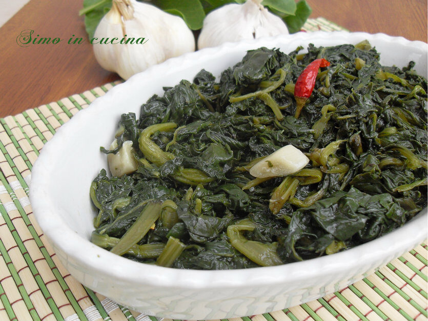 Bietole ripassate in padella con aglio olio e peperoncino
