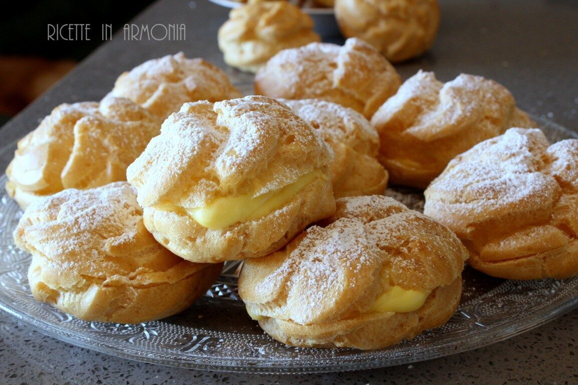 Bignè alla crema pasticcera