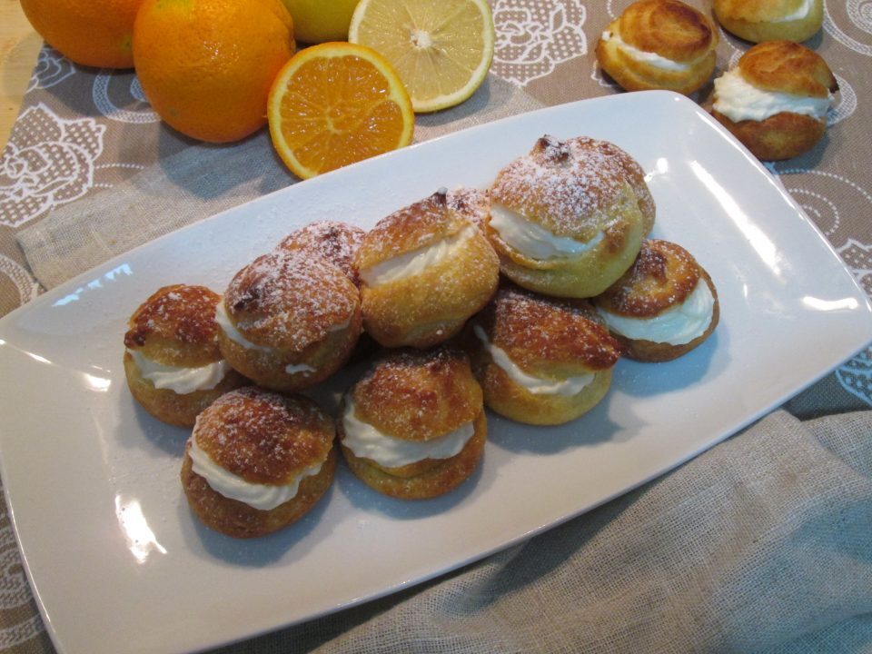 Bignè alla ricotta e agrumi