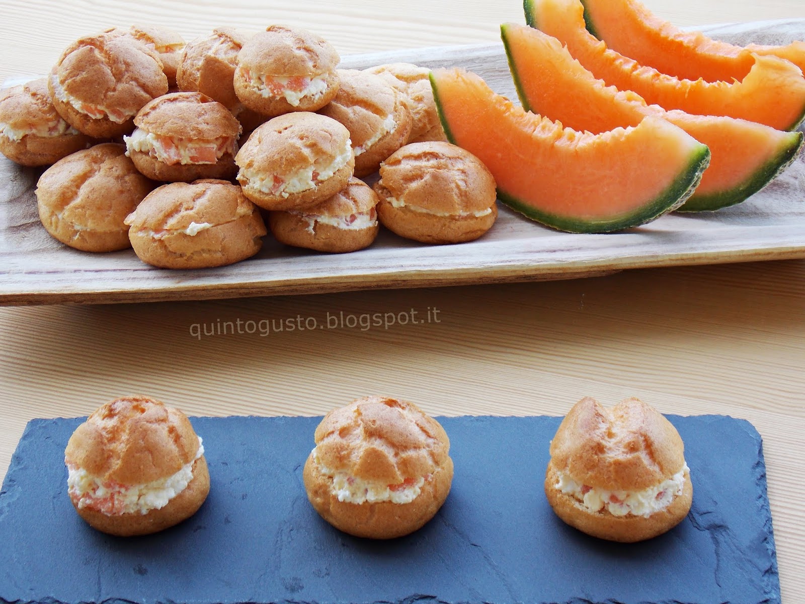 Bignè salati con melone e feta