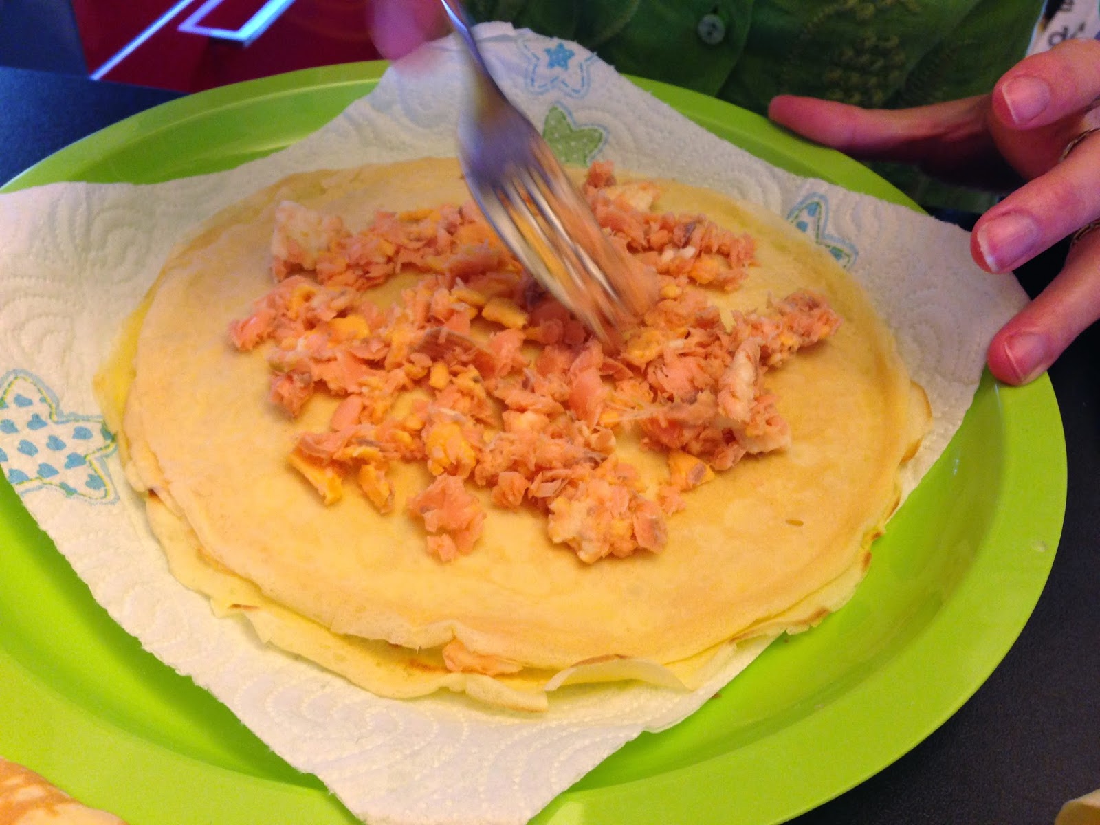 Bimby, crepes con trota affumicata agli agrumi e formaggio e crepes con prosciutto cotto e formaggio