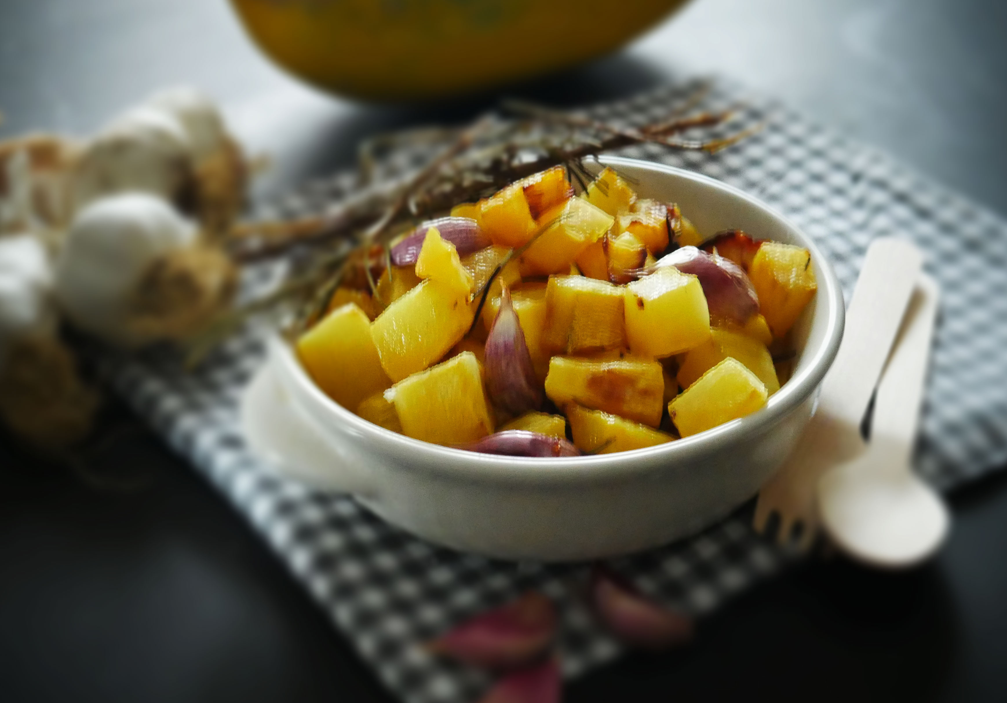 Biodiversità in cucina: Zucca Spaghetti al forno con rosmarino e aglio