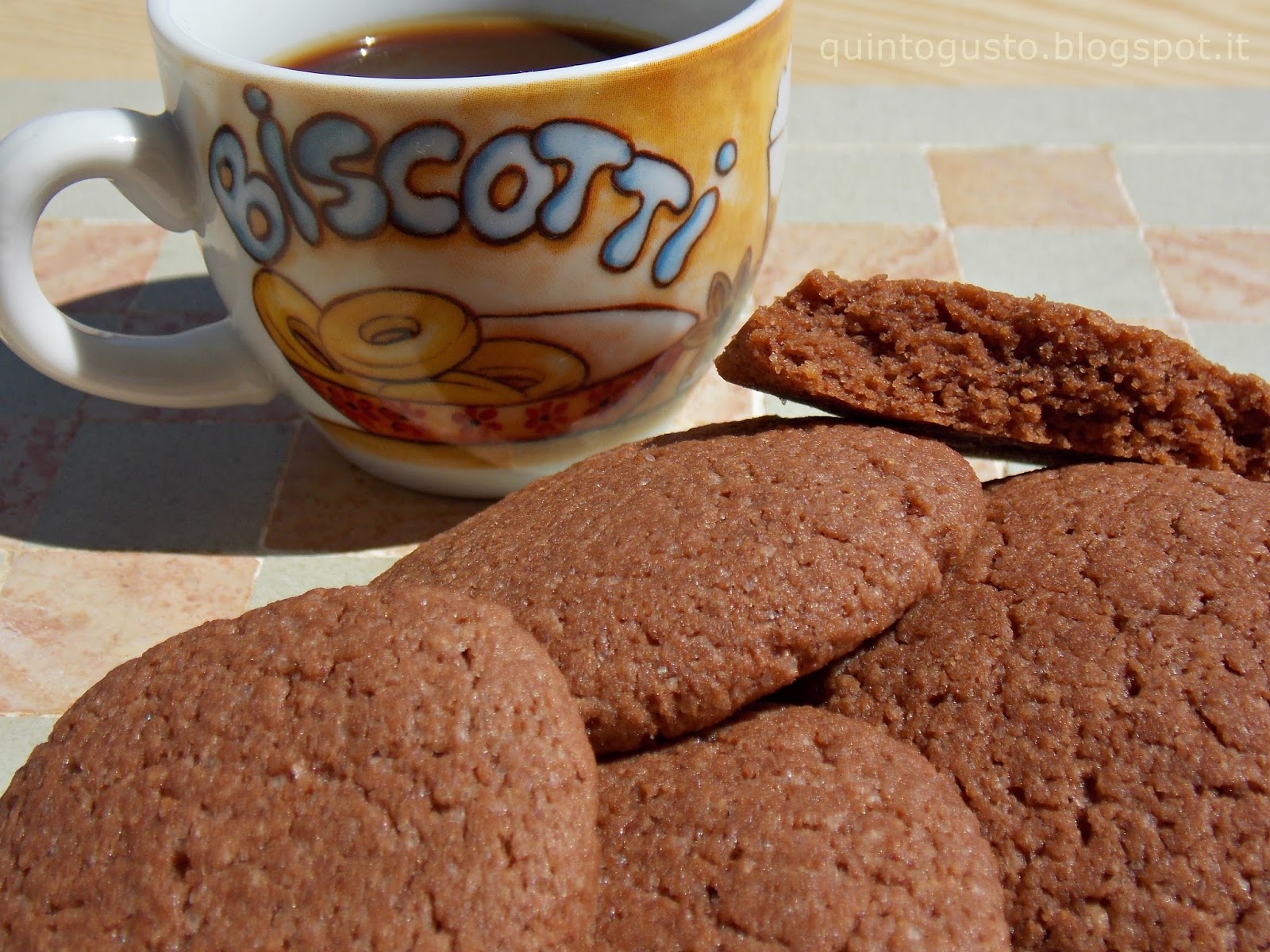 Biscotti agli amaretti e cacao