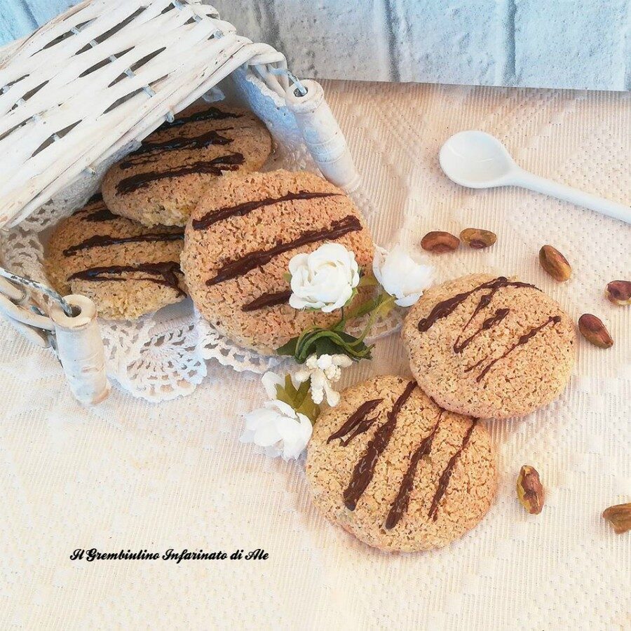 Biscotti ai fiocchi di avena e pistacchi