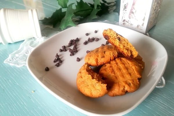 Biscotti al burro di arachidi e gocce di cioccolato