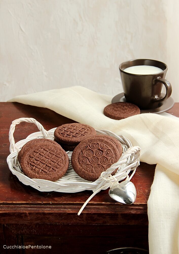 Biscotti al cacao e mandorle