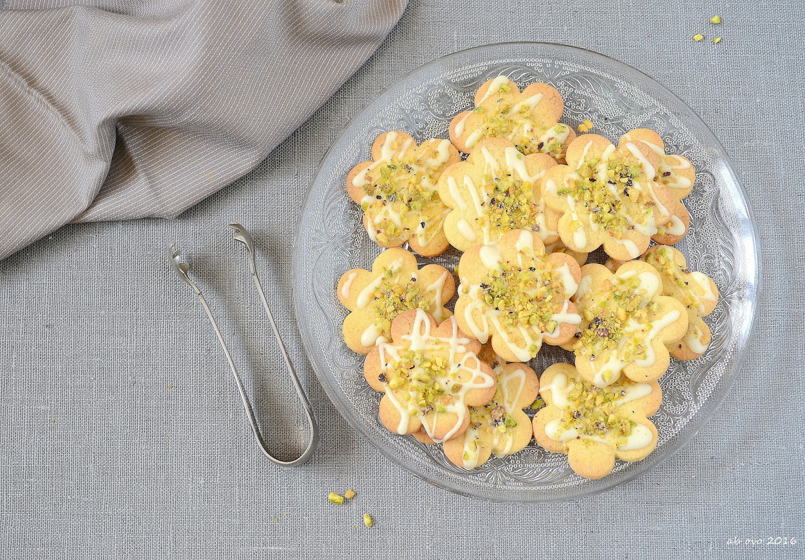 Biscotti al cardamomo, cioccolato bianco e pistacchi