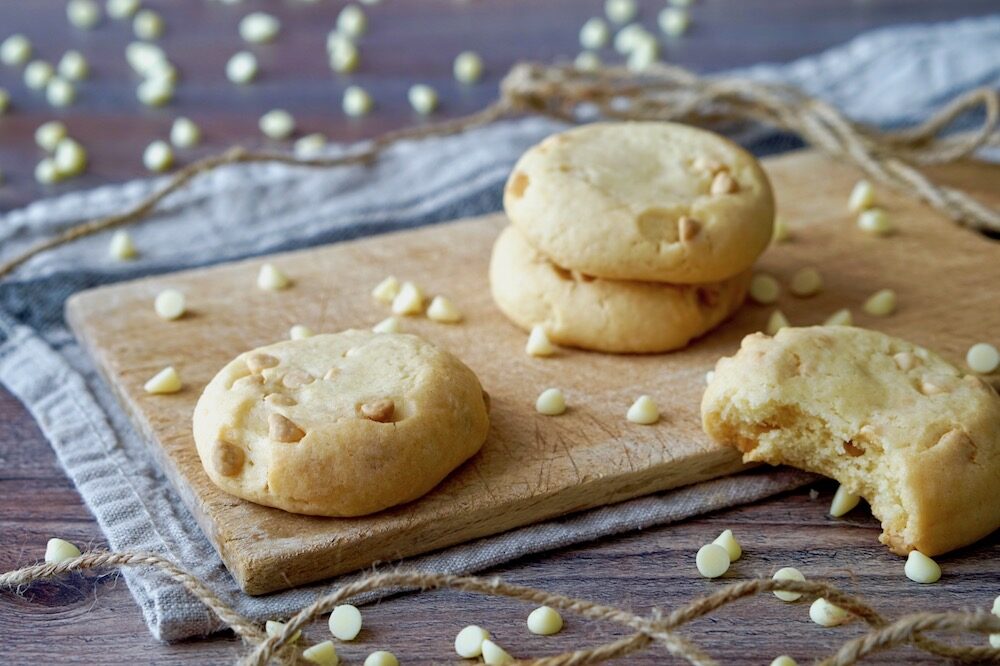 Biscotti al cioccolato bianco