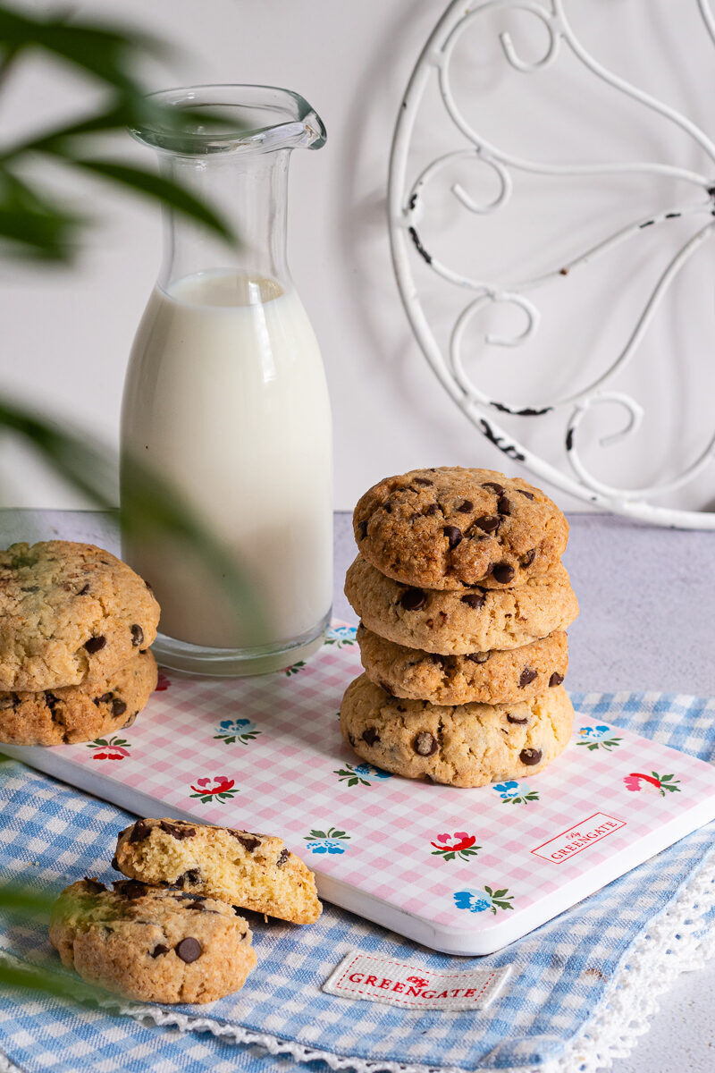 Biscotti al cocco con gocce di cioccolato