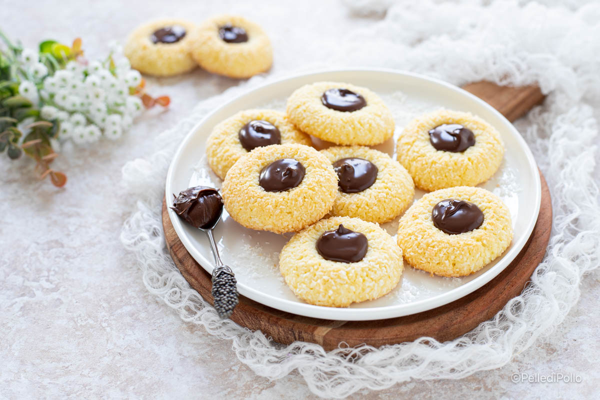 Biscotti al cocco e nutella