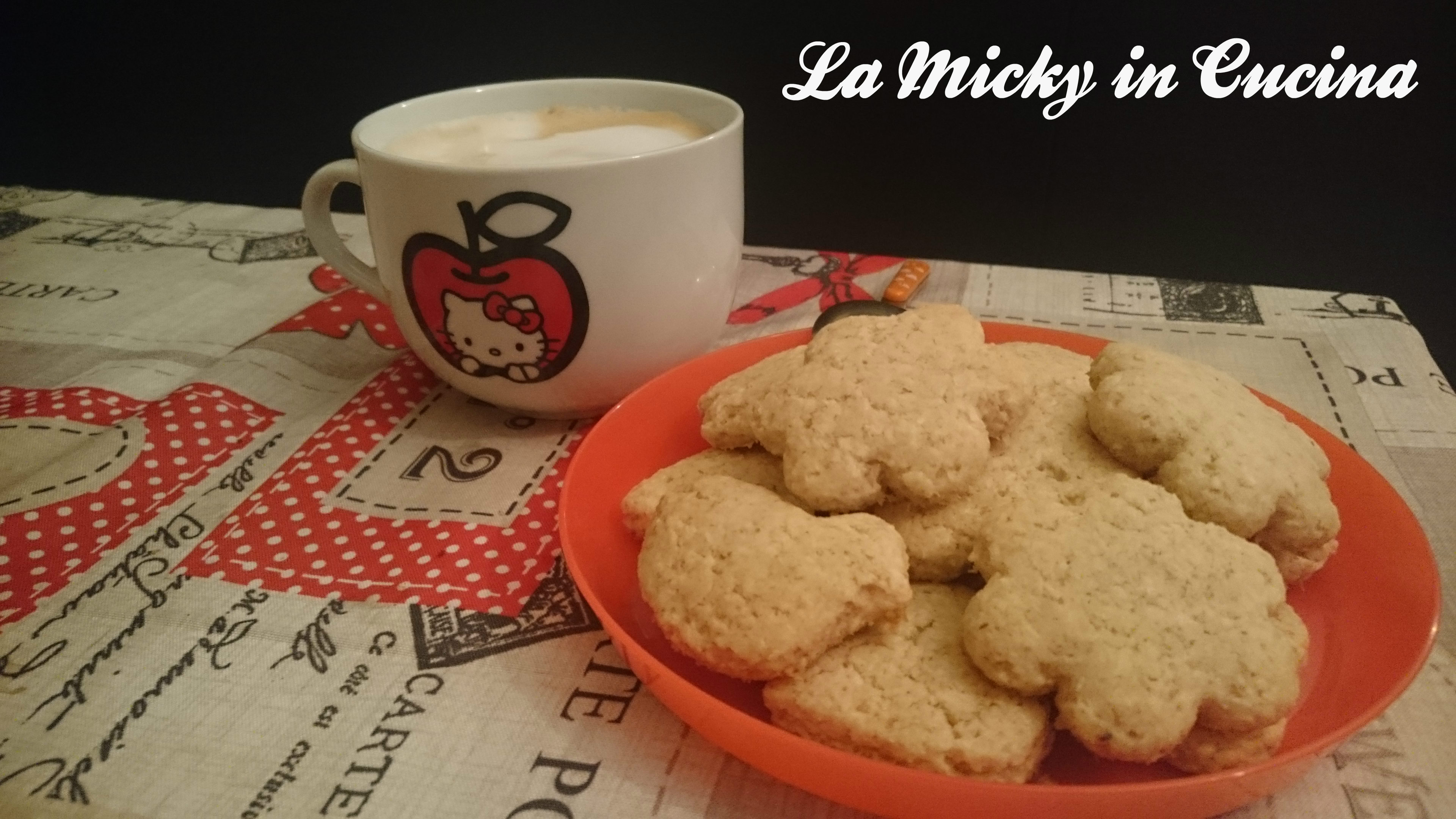 Biscotti al cocco senza uova e senza burro