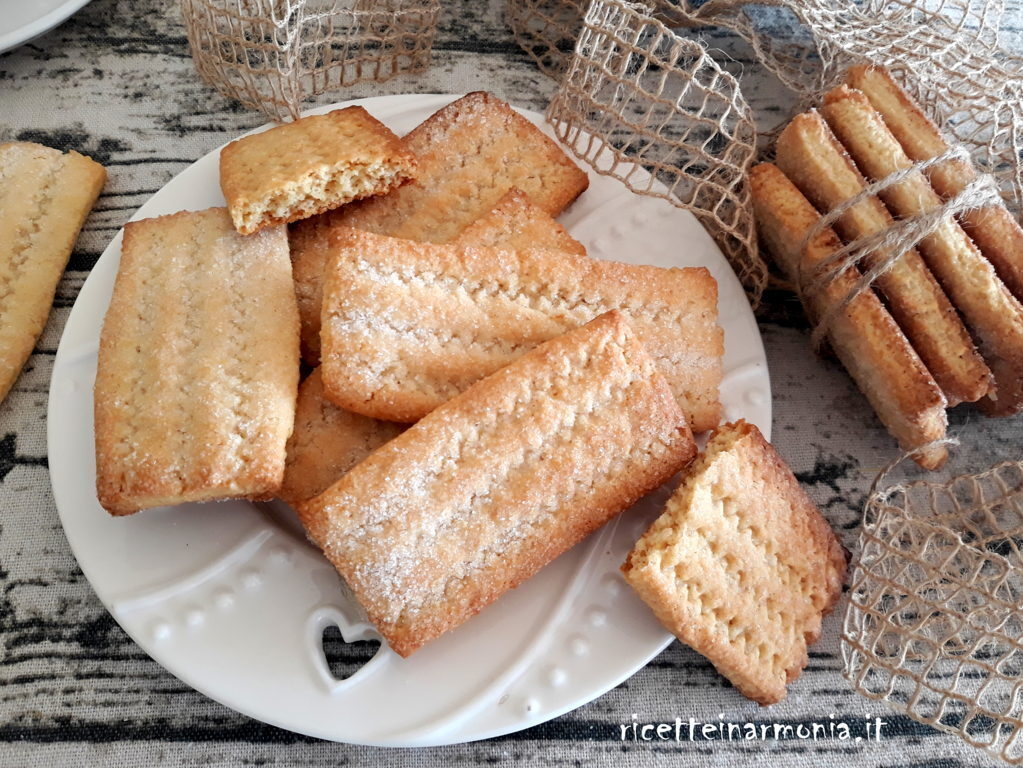 Biscotti al latte da inzuppo