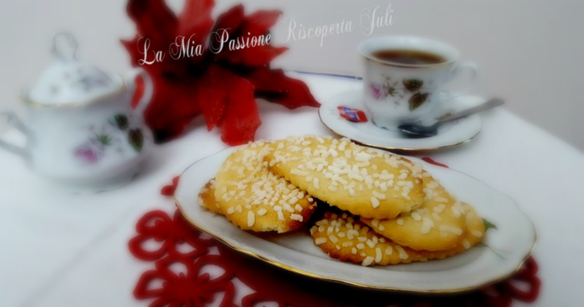 Biscotti al limone e granelli di zucchero